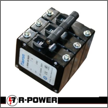 Three-phase circuit breaker